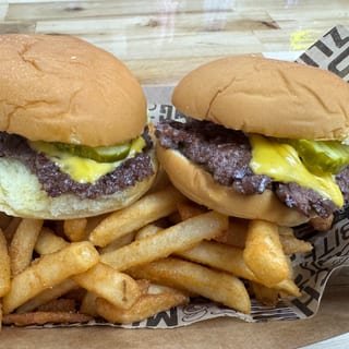 Cheese Sliders with fries